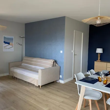 Daire 5 Personnes 65m2 Avec Balcon, Vues Partielles Mer, 150m De La Et Centre, Wifi Et Parking Prive