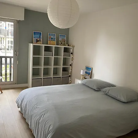 Daire 5 Personnes 65m2 Avec Balcon, Vues Partielles Mer, 150m De La Et Centre, Wifi Et Parking Prive