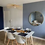 65m2 Avec Balcon Vues Partielles à 150m De La Et Centre, Wifi Et Parking Privé Appartamento *