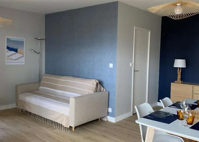 Apartamento 65m2 Avec Balcon Vues Partielles à 150m De La Et Centre, Wifi Et Parking Privé