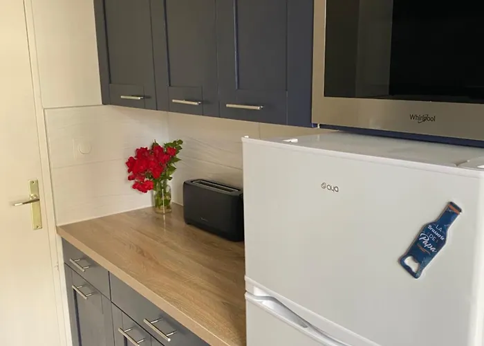 65m2 Avec Balcon Vues Partielles à 150m De La Et Centre, Wifi Et Parking Privé Apartamento