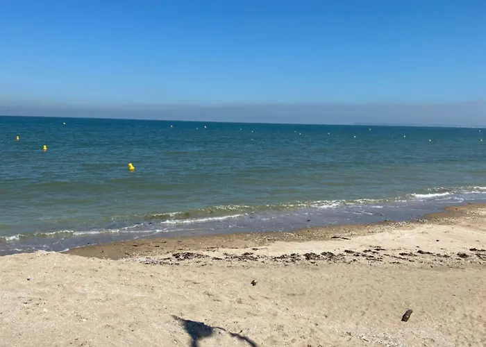 Apartamento 65m2 Avec Balcon Vues Partielles à 150m De La Et Centre, Wifi Et Parking Privé *