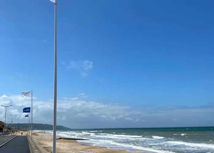 65m2 Avec Balcon Vues Partielles à 150m De La Et Centre, Wifi Et Parking Privé